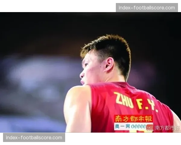 退役名宿朱芳雨现身解说席，担任季后赛特邀评论员